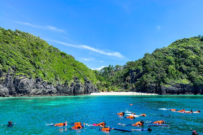 Bamboo & Phi Phi Islands, Maya & Pileh Bay Day Tour From Khao Lak - Crowds and boat traffic: how to keep the day feeling good
