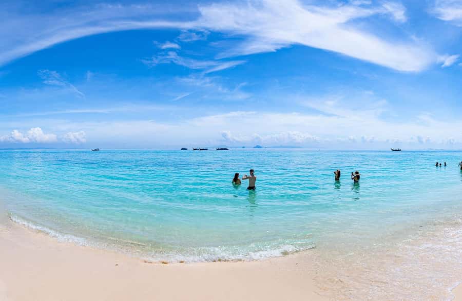 From Khao Lak: Bamboo & Phi Phi Islands, & Maya Bay Day Trip - Speedboat day reality: group size, comfort, and how to feel better on arrival