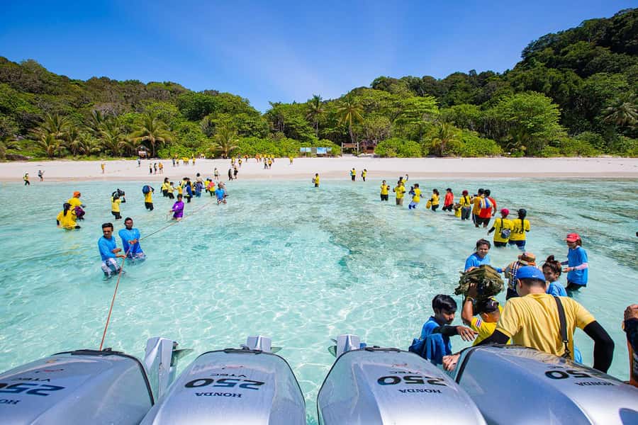 From Khao Lak: Similan Islands Day Trip by Luxury Catamaran - Ko Bangu (Island No. 9 Area): Christmas Point and Namchai Bay
