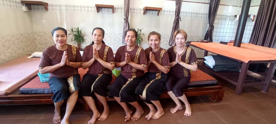 Full-Day Khaolak Highlights & Spa - Lunch in Khao Lak style: a Thai set meal break