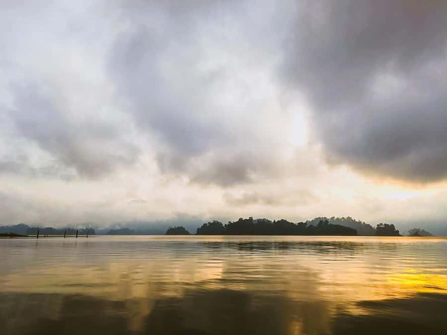 Khao Lak: Cheow Lan Lake Romantic Sunset Cruise with Drinks - Khao Sam Kloe photo stop: karsts from a few angles