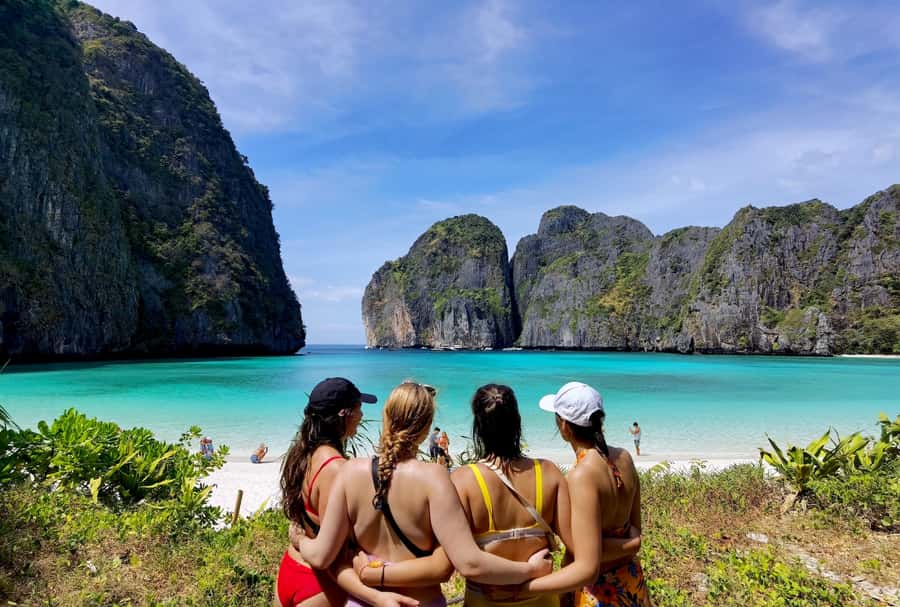 Khao Lak: Day Trip to Phi Phi with Private Longtail Tour - The early start: Khao Lak pickup and the Rassada Pier grind
