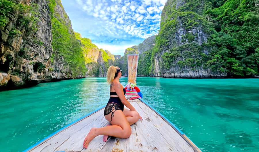 Khao Lak: Day Trip to Phi Phi with Private Longtail Tour - Crowds, timing, and why your expectations should be realistic