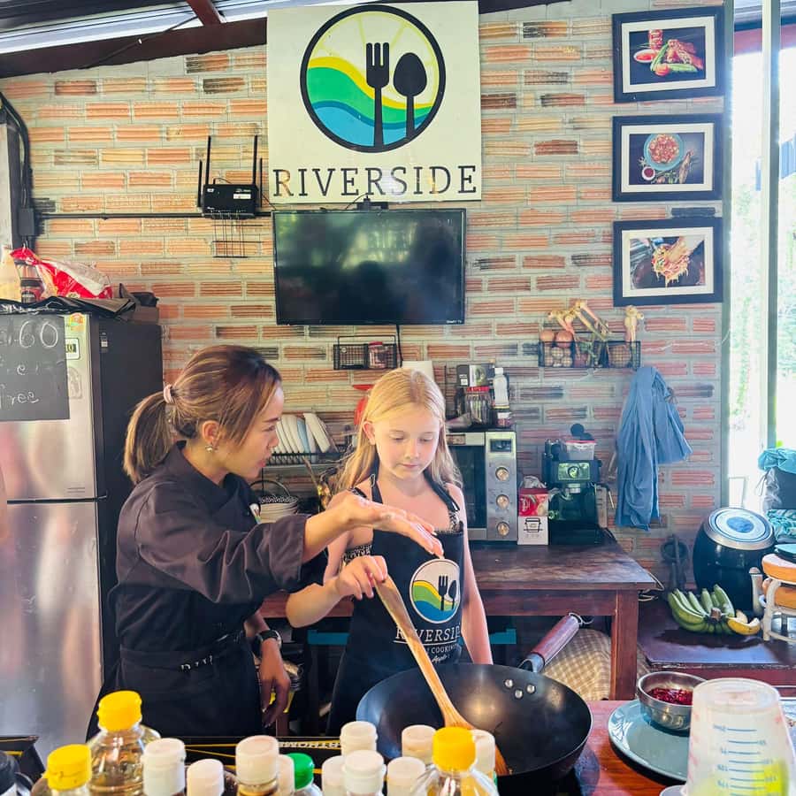 Khao Lak: Half-Day Cooking Class and Ingredient Hunt - From Menu Choices to 4–9 Dishes: How the Cooking Works