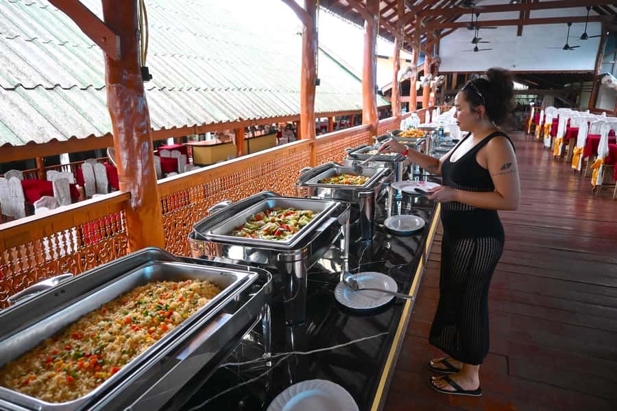 Khao Lak: James Bond & Panyi Day Tour with Canoeing & Lunch - Boat realities: waves, timing, and staying comfortable