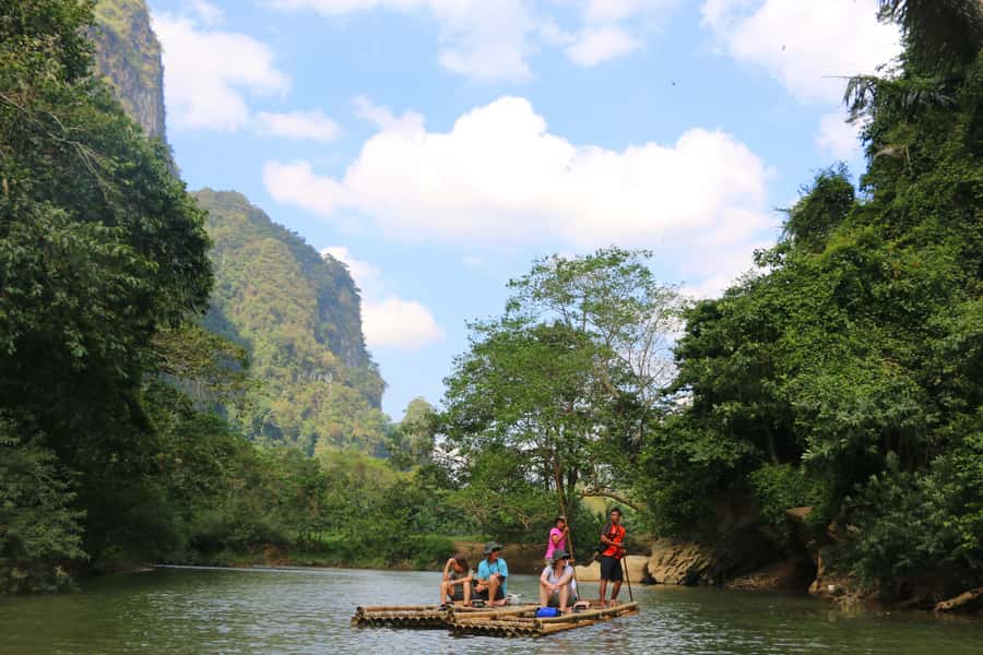 Khao Lak: Khao Sok Bamboo Rafting and Elephant Bathing Trip - Takua Pa market stop: local snacks and crafts, on a timer