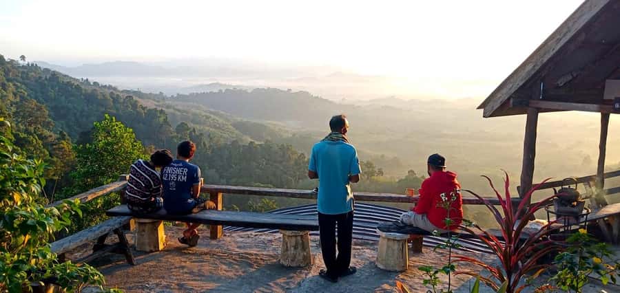 Khao Lak: Magical Sunrise above the Clouds at Khao Khai Nui - Why Khao Khai Nui Sunrise Feels Like a Sky Upgrade