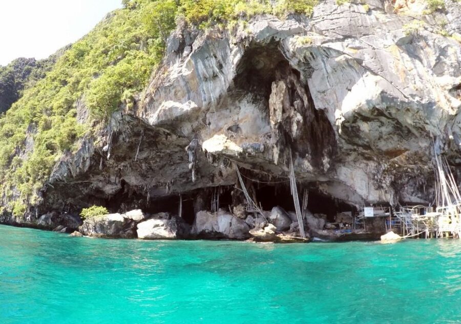 Khao Lak: Phi Phi & Bamboo Island Day Trip by Speedboat - Lunch at a beachside 4.5-star resort: the part that keeps you fueled