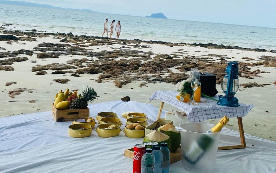 Khao Lak: Private Long-Tail Boat Trip to James Bond Island - Khao Ping Kan and James Bond Island: iconic photos with a reality check