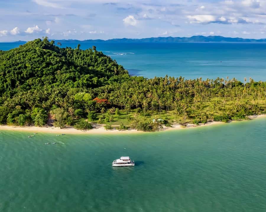 Khao Lak: Swift Power Catamaran Glide to James Bond Island - Khao Lak to Royal Phuket Marina: The Start of a Big-Speed Day