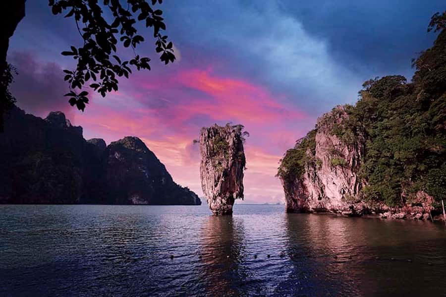 Khao Lak: Twilight Sea Canoe and Glowing Plankton Tour - James Bond Island stop: famous scenery with a food reset