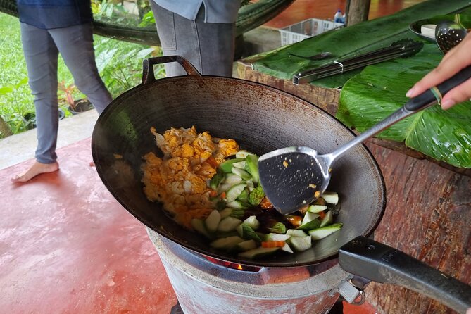 Khao Sok Local Life Adventure & Traditional Cooking Class - Cooking with the family: a hands-on Thai lunch you actually make