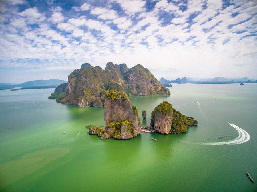 Phang Nga Bay: Longtail Boat Sightseeing Tour - Koh Panyee sea gypsy village: lunch over the water