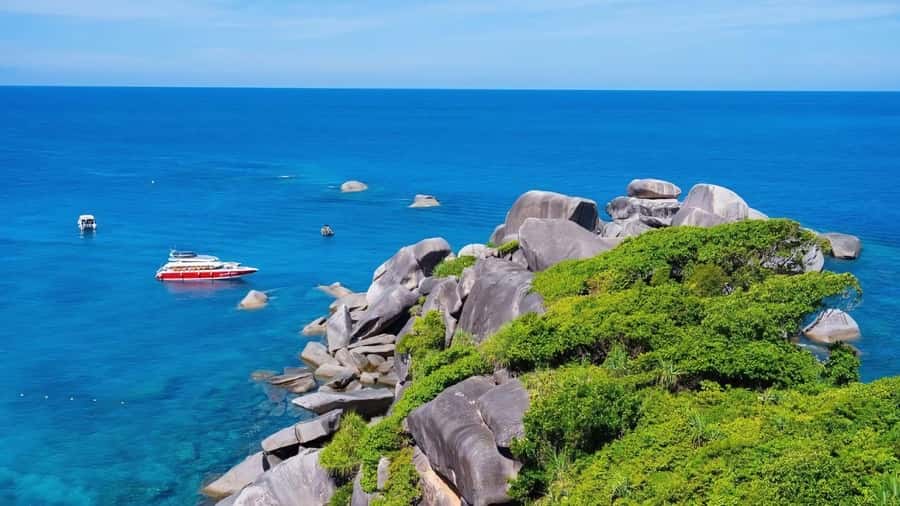 Phuket: Similan Island by Speedboat - Safety Briefing and Speedboat Time: Fast, No-Nonsense, and Often Crowded